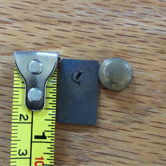 Canada National Park Commemorating 100 years of our parks system pin - Picture 6 of 7